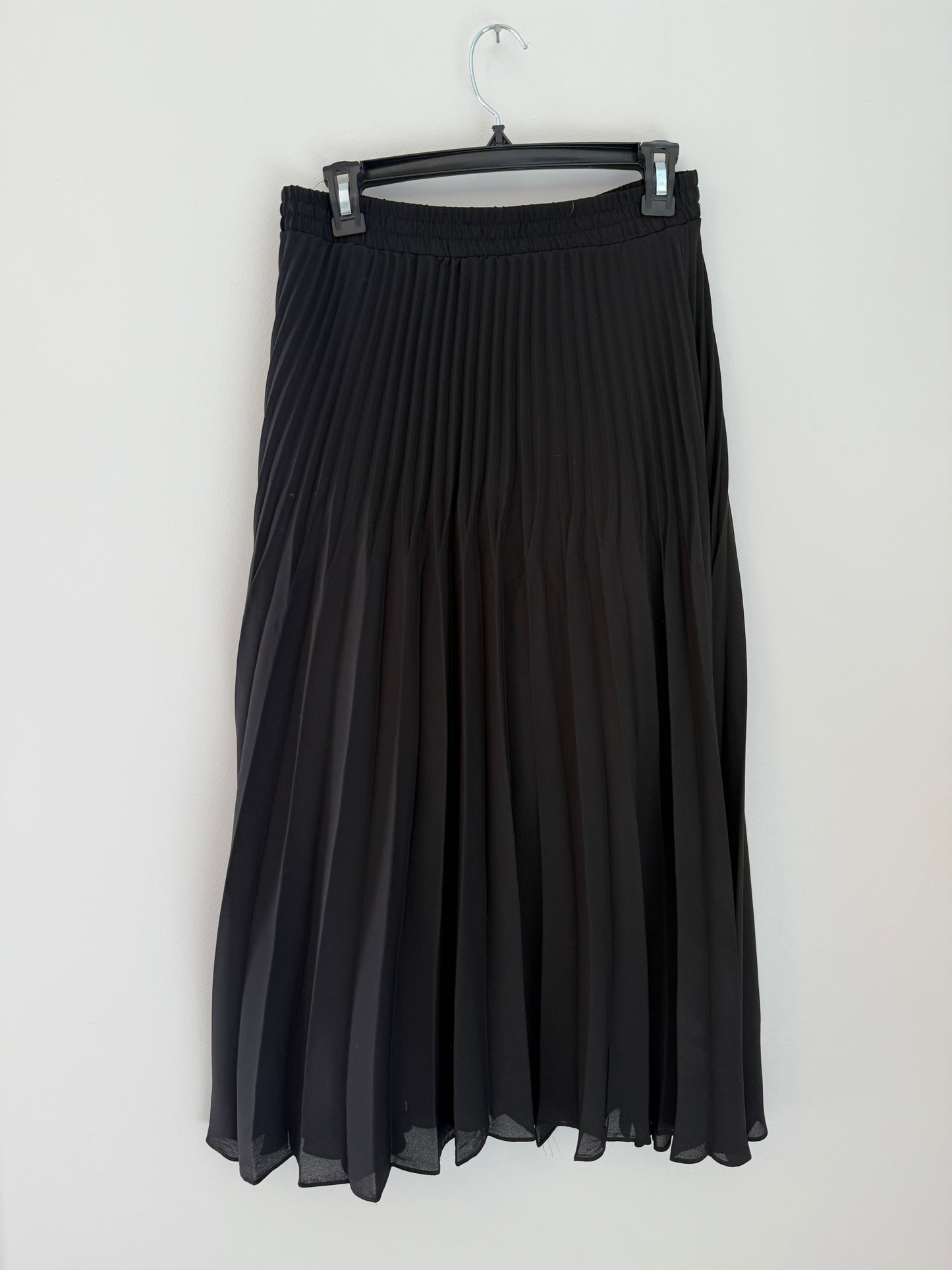 Max Studio Black Pleated Skirt