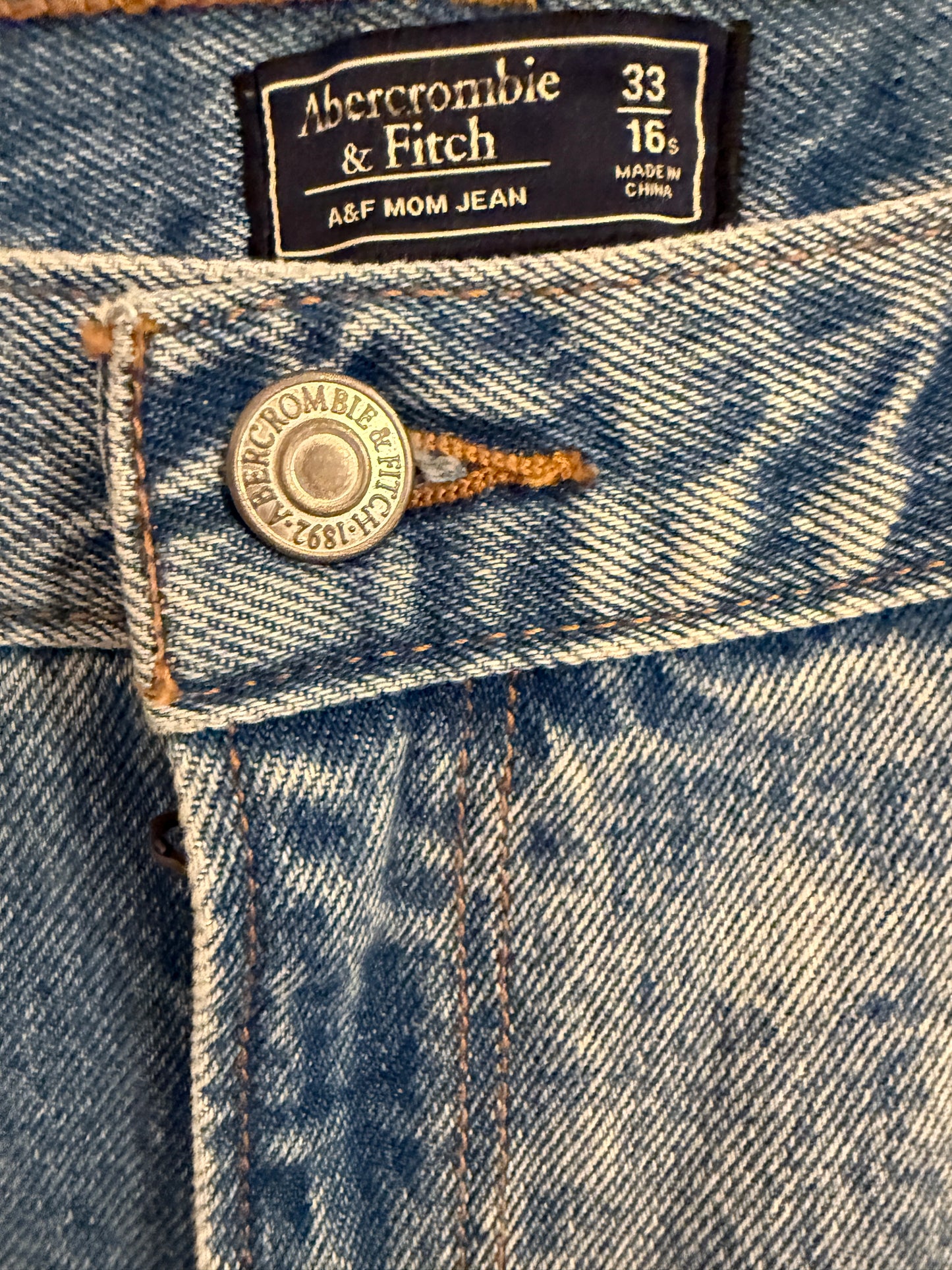 Abercrombie & Fitch Mom Jeans